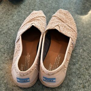 Tom’s woven cotton flat 7.5